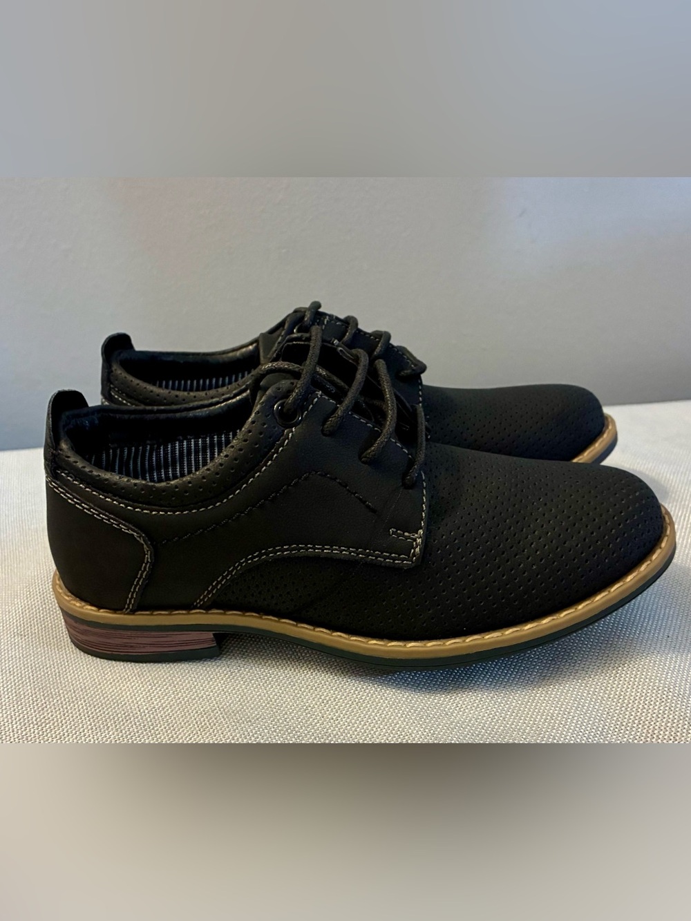 Boys Size 12 M Ashford Hayes Dress / Casual Lace-Up Shoes. Black.